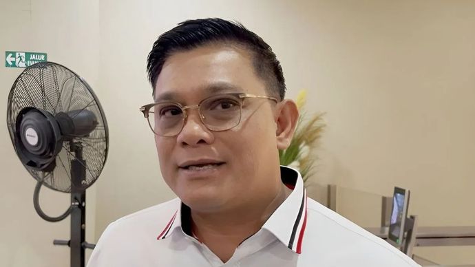 Direktur Tindak Pidana Ekonomi Khusus (Dirtipideksus) Bareskrim Polri Brigjen Pol. Ade Safri Simanjuntak menjawab pertanyaan awak media di Gedung Bareskrim Polri, Jakarta, Senin, 9 Februari 2026. (ANTARA/Nadia Putri Rahmani)