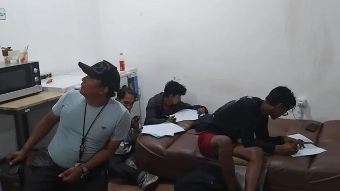 Polisi menyelidiki adanya laporan dugaan penyekapan karyawan yang dilakukan perusahaan di gudang jasa pengiriman di Kelurahan Papanggo, Kecamatan Tanjung Priok,Jakarta Utara. ANTARA/HO-Polsek Tanjung Priok