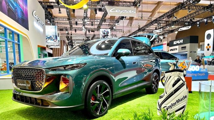 LEPAS menghadirkan kendaraan premium LEPAS L8 SUV PHEV dan LEPAS E4 SUV EV di IIMS 2026. (Foto: Dok/Istimewa/LEPAS Indonesia)