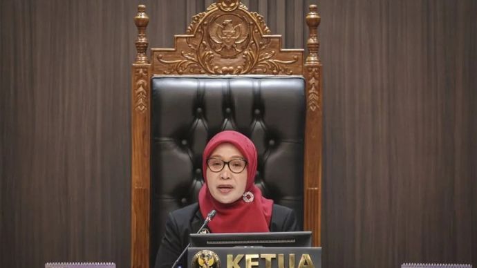 Ketua Majelis sekaligus Anggota Dewan Kehormatan Penyelenggara Pemilu (DKPP) Ratna Dewi Pettalolo memimpin sidang pembacaan putusan di Ruang Sidang DKPP, Jakarta. ANTARA FOTO/Dhemas Reviyanto/tom.