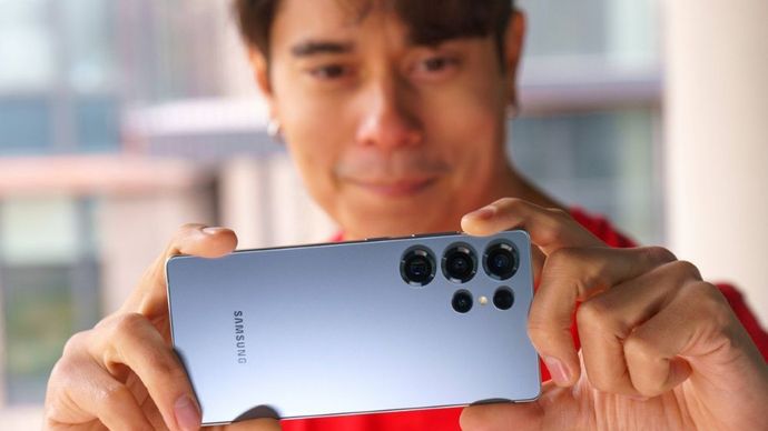 Samsung lebih dulu memperkenalkan teknologi aperture variabel pada kamera utama Galaxy S9 dan S10. (Foto: Istimewa via GSM Arena)