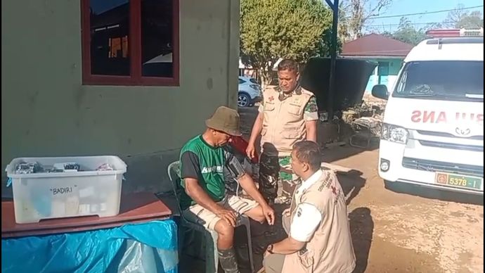 Layanan kesehatan pemerintah bersama TNI dan tenaga medis,&nbsp;di lokasi terdampak banjir dan longsor Aceh, Sumatra Barat, dan Sumatra Utara.