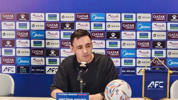 Arsip - Pelatih timnas futsal Indonesia, Hector Souto, menjawab pertanyaan para pewarta pada jumpa pers setelah final Piala Asia Futsal 2026 antara Indonesia melawan Iran di Indonesia Arena, Jakarta, Sabtu, 7 Februari 2026. (ANTARA/RAUF ADIPATI)