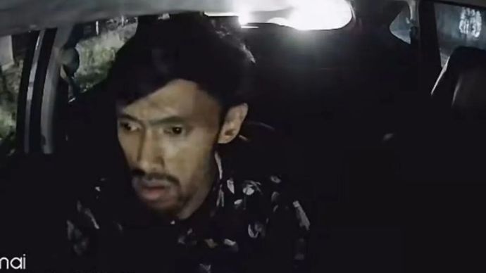 Tangkapan layar sopir taksi daring yang menegur pasangan diduga berbuat asusila dalam naik taksi daring di kawasan Cipulir, Kebayoran Lama, Jakarta Selatan, Selasa, 10 Februari 2026. ANTARA/HO-Instagram/@azmirahmatzz/Luthfia