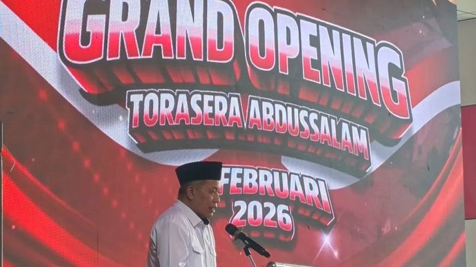 Menteri Koperasi dan UKM RI Ferry Juliantono memberikan sambutan saat peresmian Toko Rakyat Serba Ada PP Abdusalam di Kubu Raya.