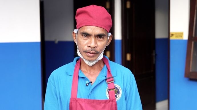Frederick Norewa eks narapidana yang saat ini mengubah hidupnya dengan bergabung di Dapur MBG NTT.