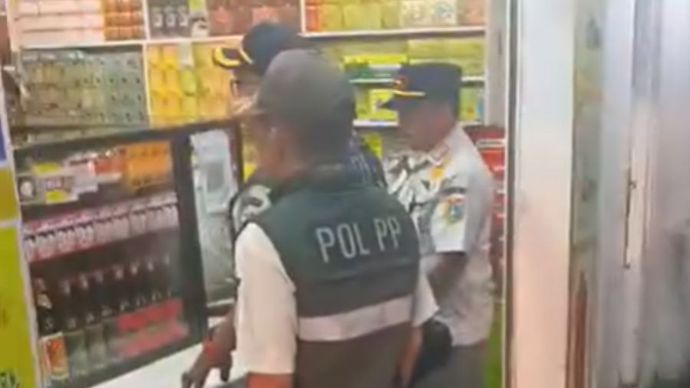 Petugas sita puluhan miras di Matraman Jaktim 