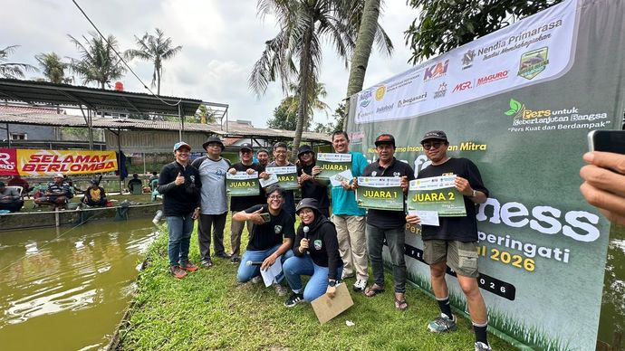  Kemeriahan rangkaian peringatan Hari Pers Nasional (HPN) begitu terasa di Kolam Pemancingan Adhiraja Deluna, Kota Depok, Jawa Barat pada Sabtu 14 Februari kemarin. Meski sempat diguyur hujan, para pemancing yang berasal dari kalangan jurnalis, perwakilan instansi pemerintah dan swasta, tampak antusias sampai akhir acara.