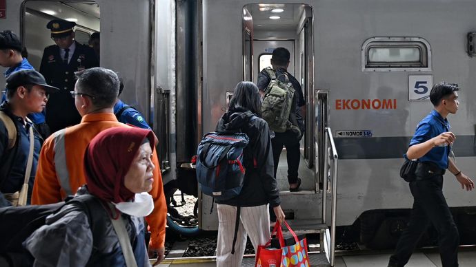 Kementerian Perhubungan (Kemenhub) menyampaikan hasil Survei Angkutan Lebaran 2026 menunjukkan sebanyak 143,9 juta orang diperkirakan akan melakukan pergerakan. 