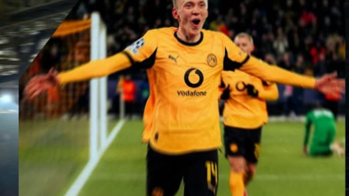Gelandang Borussia Dortmund Maximilian Beier (14) merayakan keberhasilannya mencetak gol ke gawang Atalanta pada pertandingan leg pertama play-off babak 16 besar Liga Champions di Stadion Signal Iduna Park, Dortmund, Selasa (17/2/2026) waktu setempat. (uefa.com)