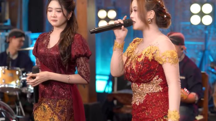 OCHI ALVIRA FT AJENG FEBRIA | DISAAT KU TERJATUH SEMUA MENGHILANG | LEMBAYUNG MUSIC