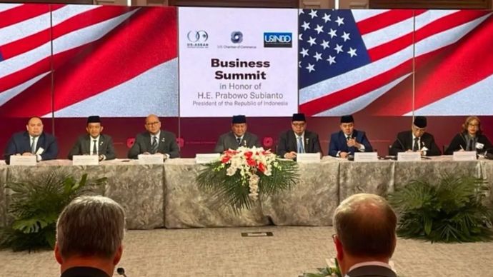 Prabowo di hadapan para pengusaha-pengusaha ternama AS dalam acara Business Summit di Gedung US Chamber of Commerce (USCC), Washington DC, Amerika Serikat
