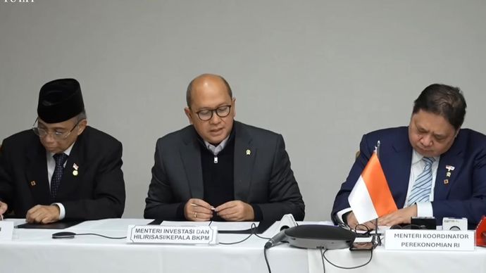 Menteri Investasi dan Hilirisasi/Kepala BKPM sekaligus CEO Danantara Rosan Roeslani memastikan Indonesia akan melanjutkan rencana pembelian 50 unit pesawat Boeing.  