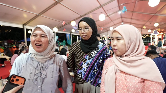 Pengunjung Imlek Festival 2577 di Lapangan Banteng, Jakarta sejak 22 Februari hingga 3 Maret 2026.