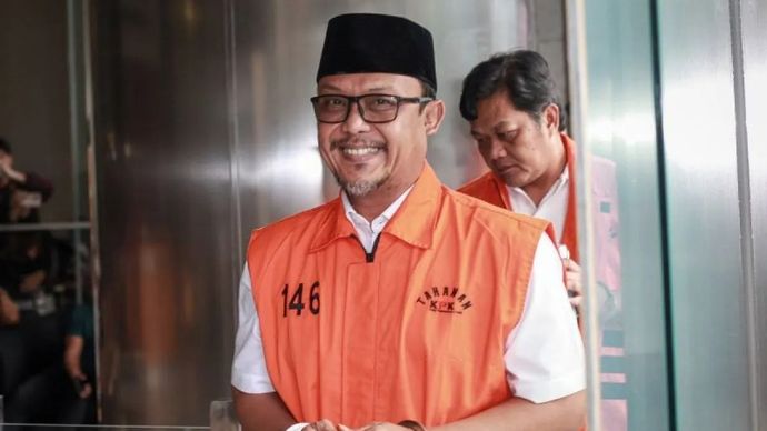 Tersangka kasus dugaan suap dan gratifikasi Ardito Wijaya tiba untuk menjalani pemeriksaan di Gedung Merah Putih KPK, Jakarta, Kamis, 5 Februari 2026. KPK melakukan pemeriksaan lanjutan kepada Bupati Lampung Tengah periode 2025-2030 terkait kasus dugaan suap dan gratifikasi terkait proyek pengadaan barang dan jasa di Pemerintah Kabupaten Lampung Tengah dengan total aliran uang yang diterimanya sekitar Rp5,75 miliar. ANTARA FOTO/Reno Esnir/fzn/foc. (ANTARA FOTO/RENO ESNIR)