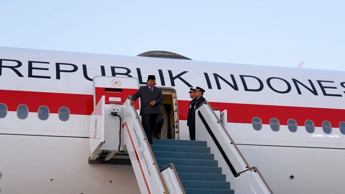 Presiden Prabowo Subianto tiba di Abu Dhabi, Rabu (25/2), untuk bertemu Presiden PEA Sheikh Mohammed bin Zayed Al Nahyan (MBZ) dalam rangka memperkuat kemitraan strategis Indonesia&ndash;PEA. 