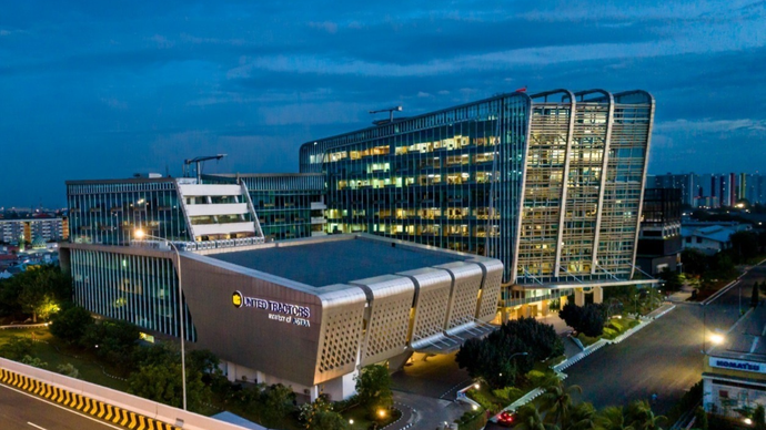 Gedung Head Office PT United Tractors Tbk