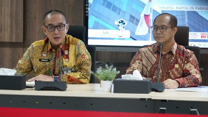 Direktur Jenderal (Dirjen) AHU, Widodo (kanan)