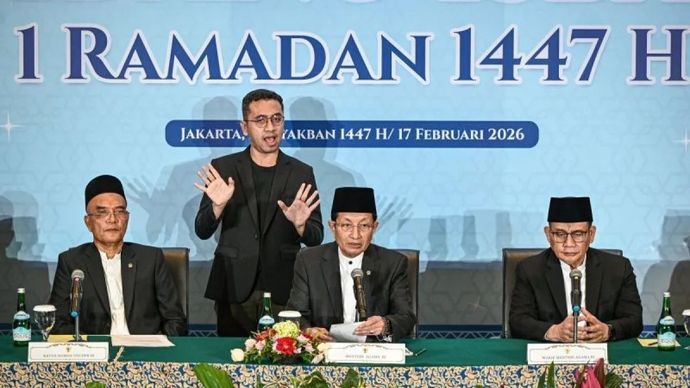 Arsip foto - Menteri Agama Nasaruddin Umar (kedua kanan), Wakil Menteri Agama Romo Muhammad Syafi'i (kanan) dan Ketua Komisi VIII DPR Marwan Dasopang (kiri) menyampaikan hasil sidang isbat satu Ramadhan di Jakarta, Selasa, 17 Februari 2026. ANTARA FOTO/Fauzan/foc.