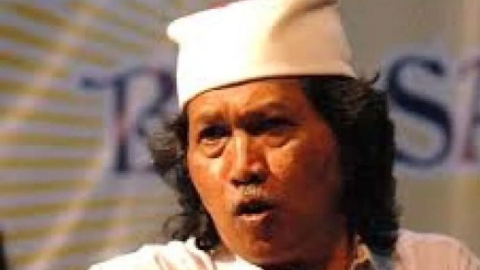 Emha Ainun Nadjib, atau yang akrab disapa Cak Nun.