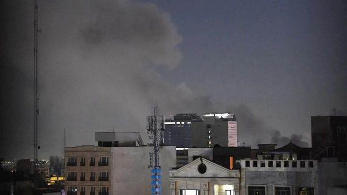 Ledakan terdengar lagi di Teheran, Iran, 1 Maret 2026. ANTARA/Xinhua/Shadati