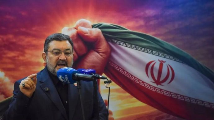 Duta Besar Iran untuk Indonesia Mohammad Boroujerdi memberikan keterangan pers terkait wafatnya pemimpin tertinggi Iran Ayatollah Ali Khamenei dan serangan Amerika Serikat dan Israel ke Iran di kediaman Duta Besar Iran, Jakarta, Senin 2 Maret 2026. D