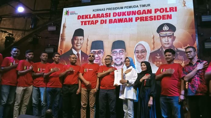 Kornas Presidium Pemuda Timur dukung Polri tetap di bawah Presiden. 