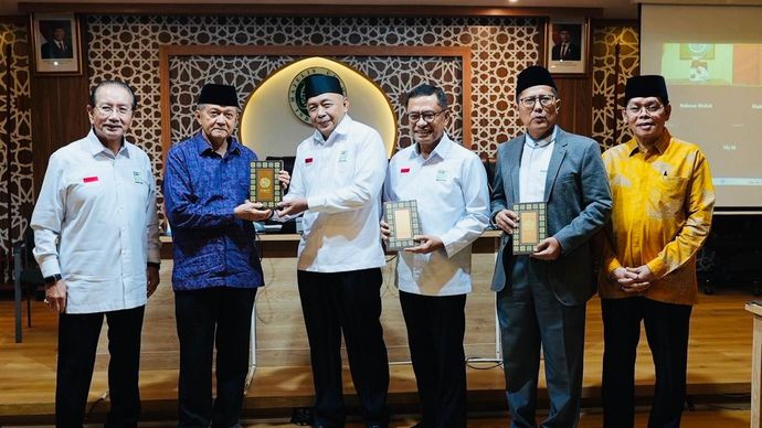 Sinar Mas mewakafkan mushaf Alquran dengan menggandeng Majelis Ulama Indonesia (MUI).