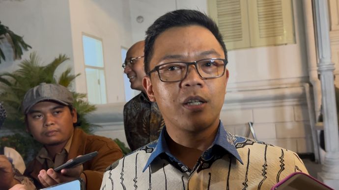 Menteri Luar Negeri Sugiono