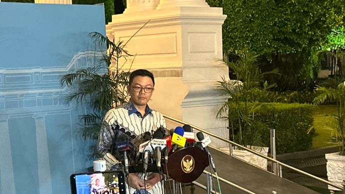 Menteri Luar Negeri Sugiono