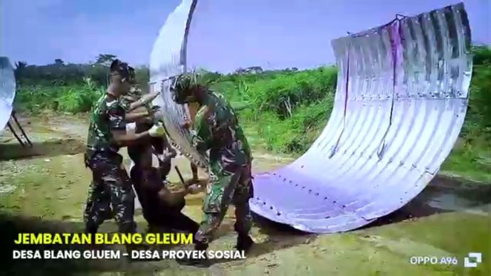 Prabowo Subianto Resmikan Jembatan Bailey dan Jembatan Armco 