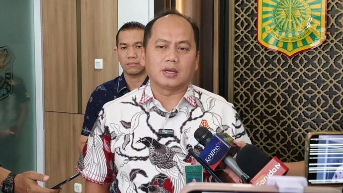 Kepala Pusat Penerangan Hukum Kejaksaan Agung Anang Supriatna berbicara dengan awak media di Gedung Puspenkum Kejagung, Jakarta, Jumat 20 Februari 2026. ANTARA/Nadia Putri Rahmani