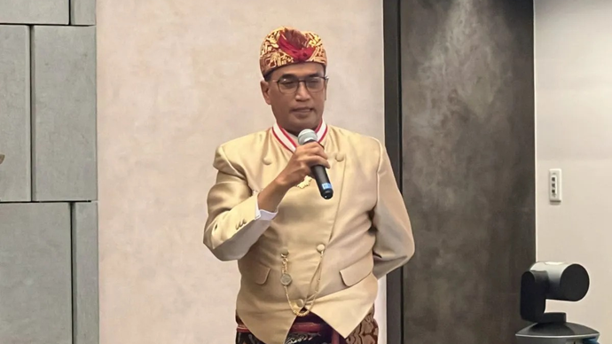 Arsip foto- Mantan Menhub Budi Karya Sumadi menerima bintang jasa dari Pemerintah Jepang, The Order of The Rising Sun, Gold and Silver Star untuk musim gugur 2024 di Tokyo, Rabu (6/11). (ANTARA/ Juwita Trisna Rahayu)