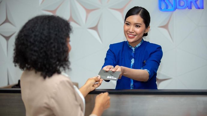BRI memastikan kesiapan layanan perbankan selama libur Idulfitri 1447 H dengan membuka sejumlah kantor cabang serta mengoptimalkan kanal digital guna memenuhi kebutuhan transaksi nasabah selama Lebaran 2026.