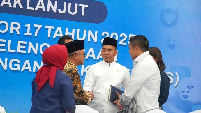 Mendukbangga/Kepala BKKBN Wihaji (tengah) dalam Rapat koordinasi percepatan implementasi PP Tunas yang diselenggarakan di Kantor Kementerian Komunikasi dan Digital (Kemkomdigi), Jakarta, pada Rabu 11 Maret 2026. ANTARA/HO-Kemendukbangga/BKKBN.