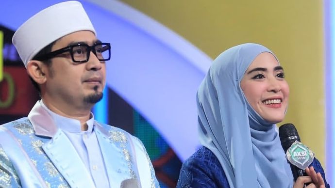 Ustaz Solmed, April Jasmine 