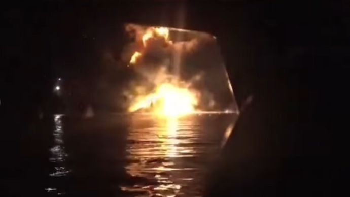 Kapal Tanker Amerika Dihantam Rudal Bawah Laut