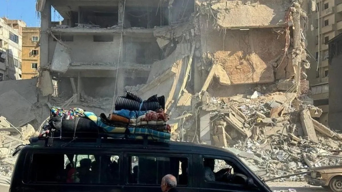 Bangunan runtuh setelah serangan udara Israel di pinggiran selatan Beirut, Lebanon, pada 6 Maret 2026. ANTARA/Xinhua/Bilal Jawich.