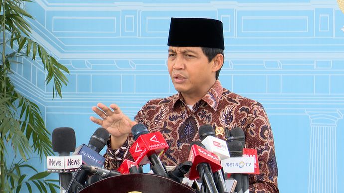 Pejabat pemerintah menyampaikan keterangan kepada media terkait rencana Prabowo Subianto menerbitkan Instruksi Presiden untuk upaya penyelamatan Gajah Sumatera dan Gajah Borneo di Indonesia.