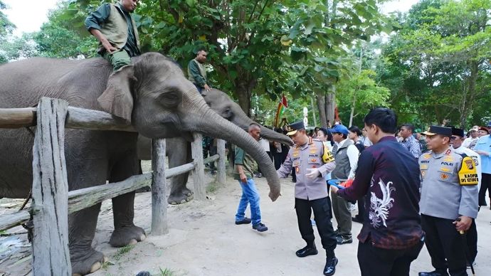 Kapolri Jenderal Pol. Listyo Sigit Prabowo meninjau Taman Nasional Tesso Nilo (TNTN), Riau, Selasa, 17 Maret 2026.