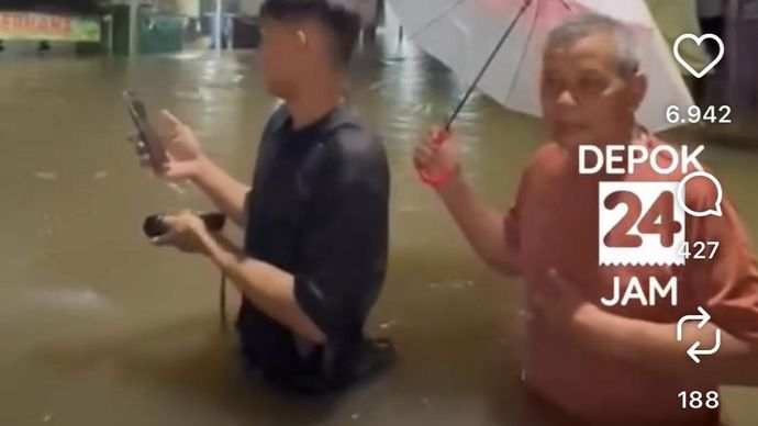 Banjir di Komplek Bukit Cengkeh 2, Depok. 