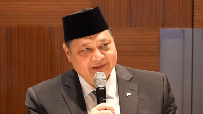 Menteri Koordinator Bidang Perekonomian Airlangga Hartarto menyampaikan bahwa kebijakan bekerja dari rumah atau work from home (WFH) bagi Aparatur Sipil Negara (ASN) mampu menghemat Rp6,2 triliun. 
