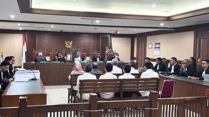Delapan terdakwa kasus dugaan pemerasan dalam pengurusan izin Rencana Penggunaan Tenaga Kerja Asing (RPTKA) di Kementerian Ketenagakerjaan, dalam sidang pembacaan surat tuntutan di Pengadilan Tipikor pada PN Jakpus, Senin (30/3/2026). ANTARA/Agatha O