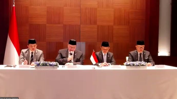 Menteri Koordinator Bidang Perekonomian Airlangga Hartarto menyampaikan bahwa pemerintah resmi mengumumkan pemberlakuan work from anywhere atau WFA satu kali dalam sepekan untuk ASN. 