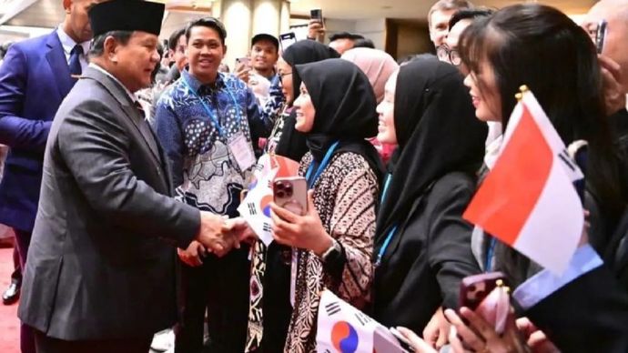 Presiden RI Prabowo Subianto disambut hangat oleh diaspora Indonesia saat tiba di Seoul, Selasa 31 Maret 2026 malam, dalam rangkaian kunjungan kenegaraan. (ANTARA/HO-BPMI Sekretariat Presiden)