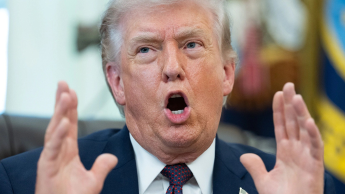 Donald Trump mengatakan kepada The Telegraph: 'Saya tidak pernah terpengaruh oleh NATO. Saya selalu tahu mereka hanyalah macan kertas.