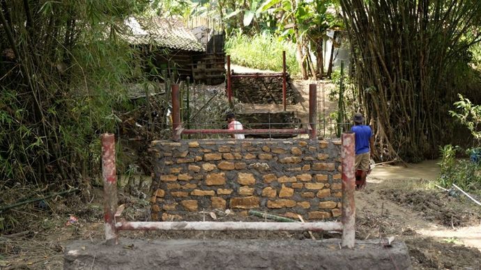Warga Desa Pilangrejo, Kecamatan Juwangi, Kabupaten Boyolali, Jawa Tengah segera memiliki jembatan beton yang lebih kokoh dan permanen. (Foto: Dok/Istimewa/Bakom RI) 