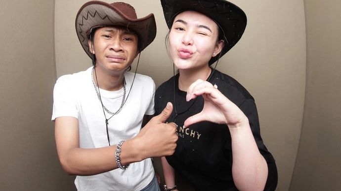 Amanda Manopo bersama Fajar Sadboy. 