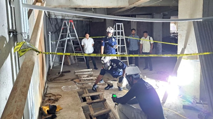 Polisi melakukan uji sampel gas dan air soal kasus empat pekerja tewas pada proyek bangunan di Jalan TB Simatupang RT 02/RW 02, Tanjung Barat, Jagakarsa, Jakarta Selatan, Selasa (7/4/2026). ANTARA/HO-Polres Metro Jakarta Selatan.