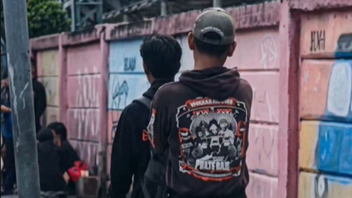 Sindikat Copet di JPO Stasiun Jatinegara